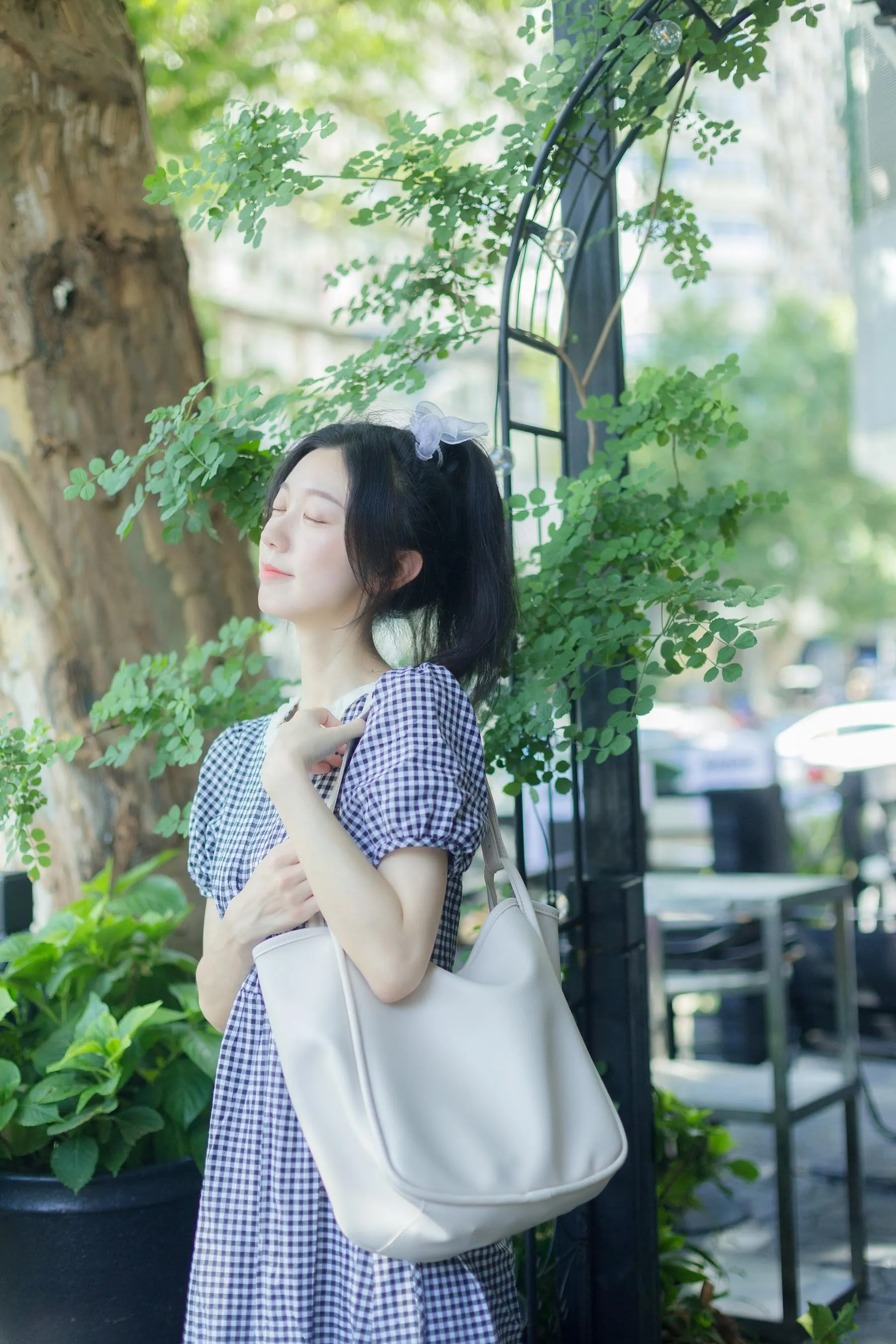 [YITUYU艺图语]2022.08.02 今日暂停营业 饲猫少女- [40P]插图3